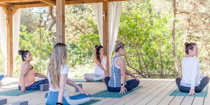 yoga-en-grupo